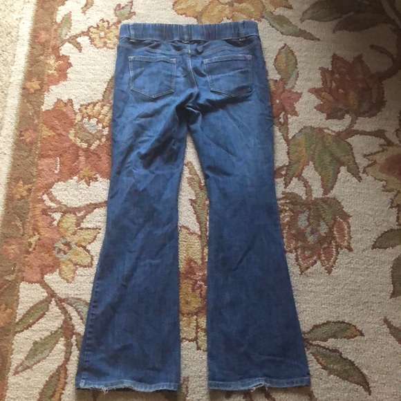 Old Navy Maternity Jeans - Picture 3 of 6